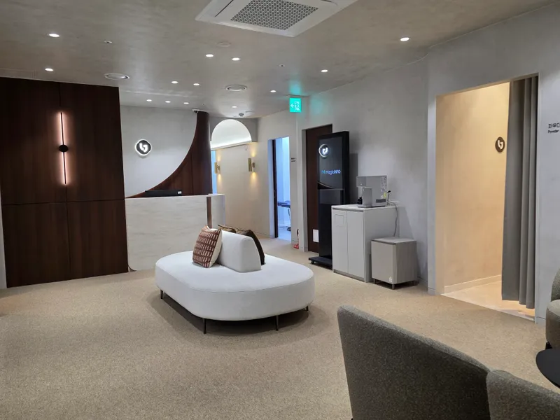 Lien Zhang Clinic Myeongdong