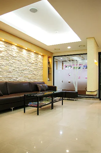 Apgujeong Well Clinic
