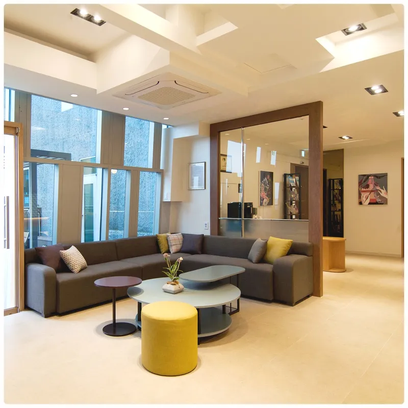 Double U Plastic Surgery Clinic