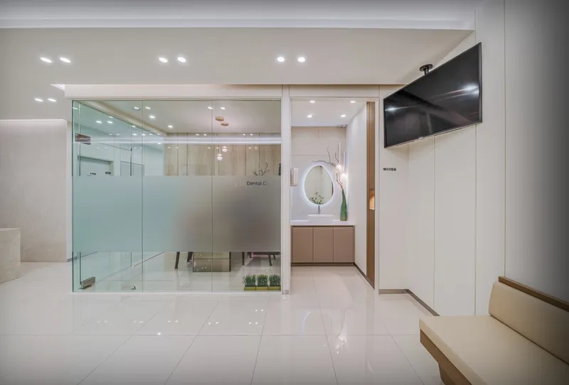 Lee Ji Dental Clinic