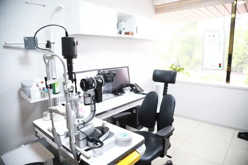 Apgujeong Kim Jung-mok Eye Clinic