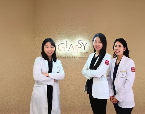 Cheongdam Glass Dermatology Clinic