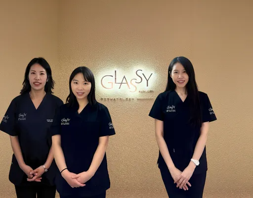 Cheongdam Glass Dermatology Clinic