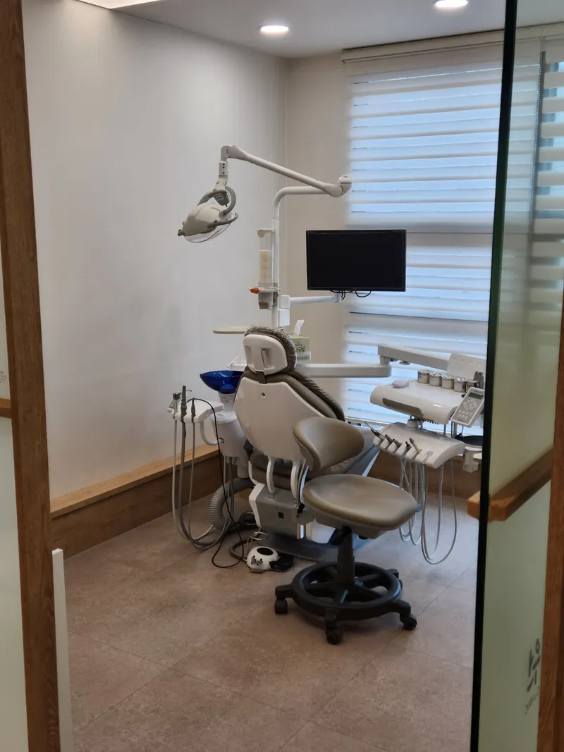 Gaeopo Eoul-lim Dental Clinic