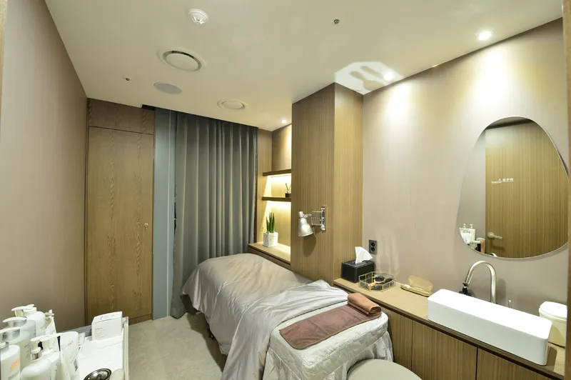 Cheongdam Conderm Clinic