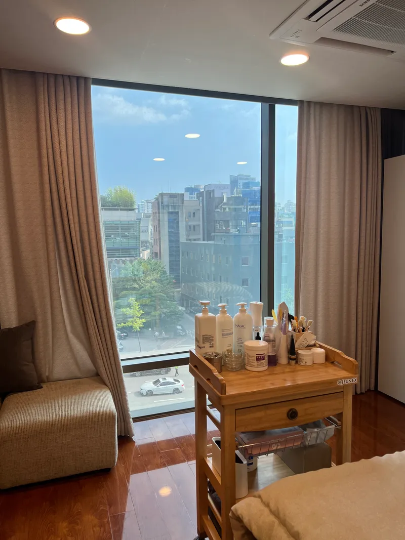 Cheongdam Joonneck Spine and Dermatology Clinic
