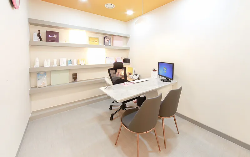 Apgujeong DIAL Plastic Surgery Clinic