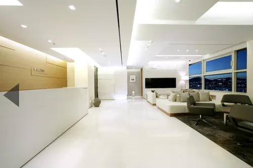Laum Plastic Surgery Clinic
