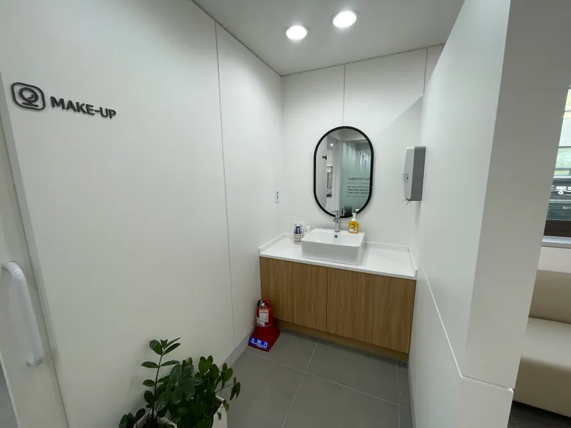 Dongjin Dental Clinic