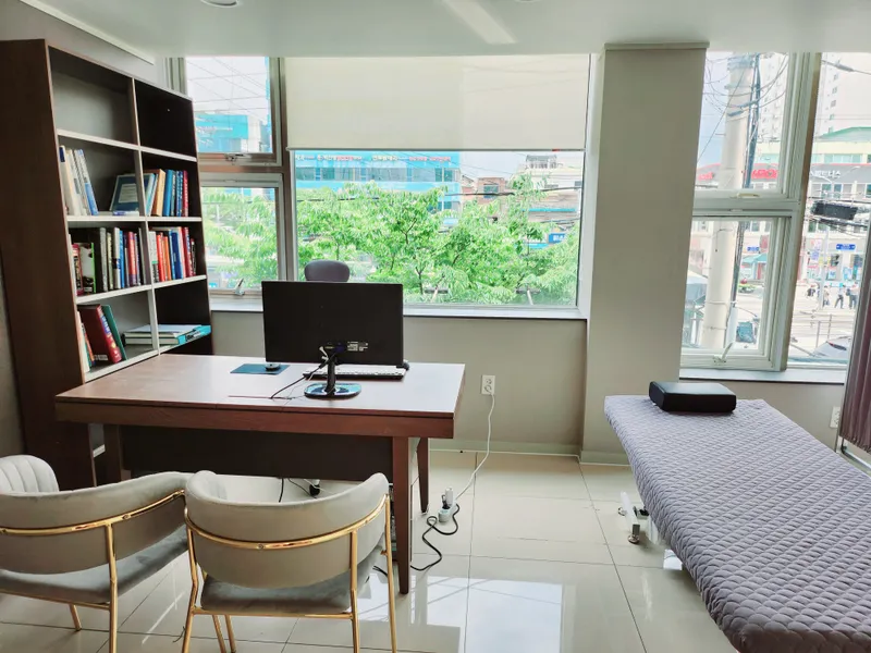 Gyeonghui Gim & Jeong Korean Medicine Clinic