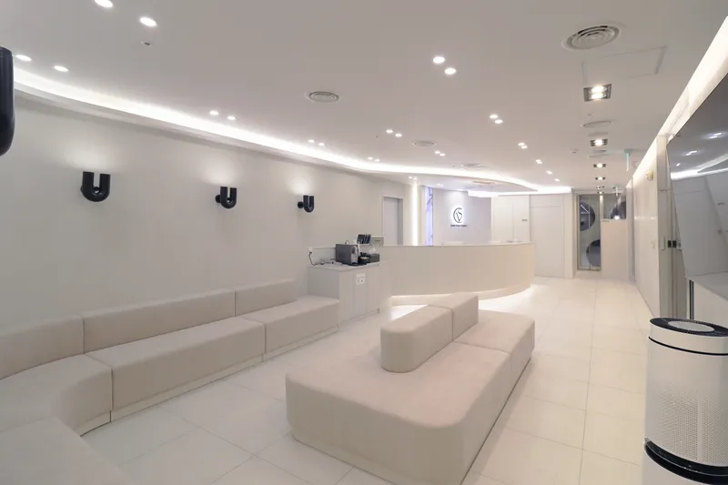 Bans Plastic Surgery Clinic