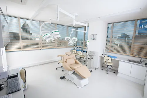 Yun Heo Line Clinic