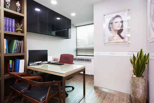 Kim Hyung Jin Basic Plastic Surgery Clinic