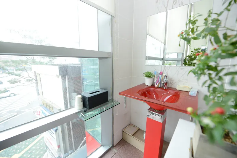 Suryeohan Dental Clinic