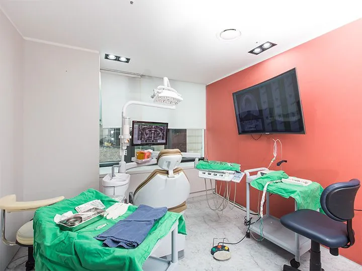 Pochaer Plantz Dental Clinic