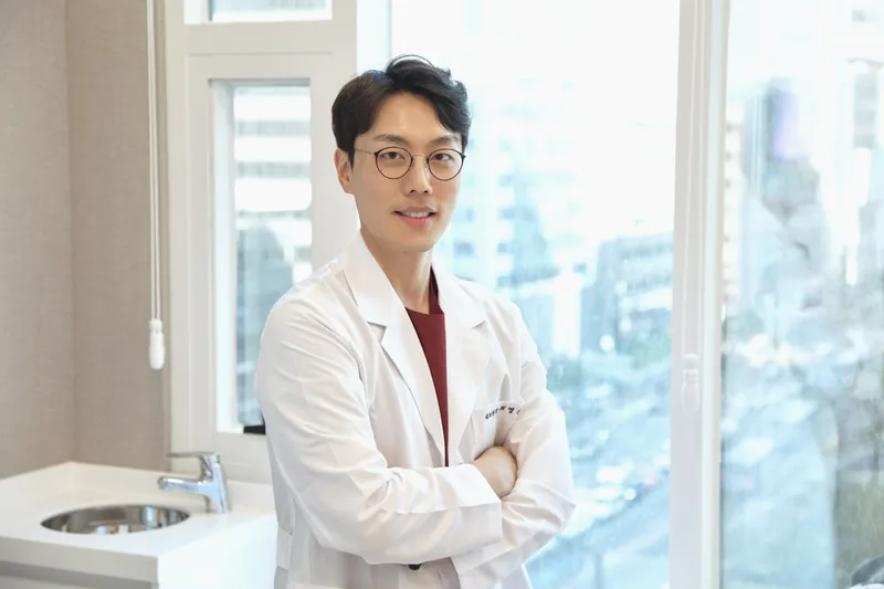MediCube Clinic Gangnam Sinnonhyeon Station